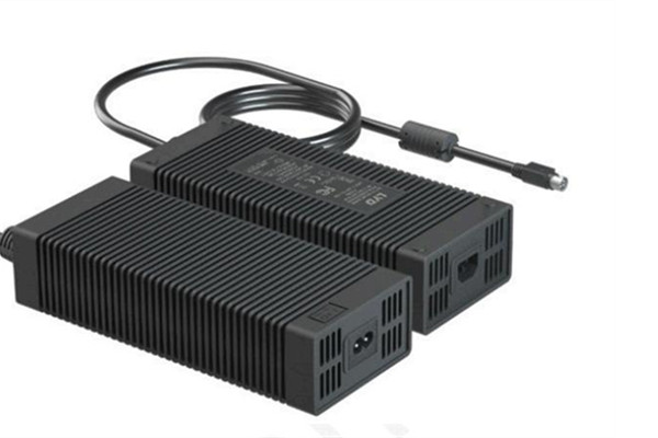 Satisfacer sus necesidades de adaptadores de alta potencia