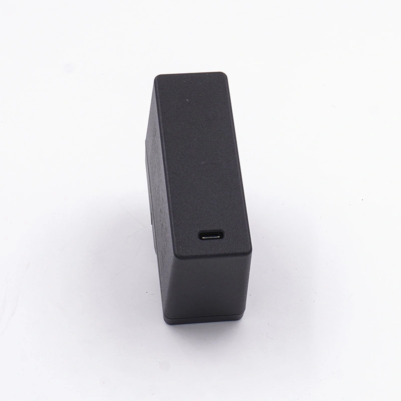 Adaptador de enchufe intercambiable de 9V 3A con salida de puertos USB C